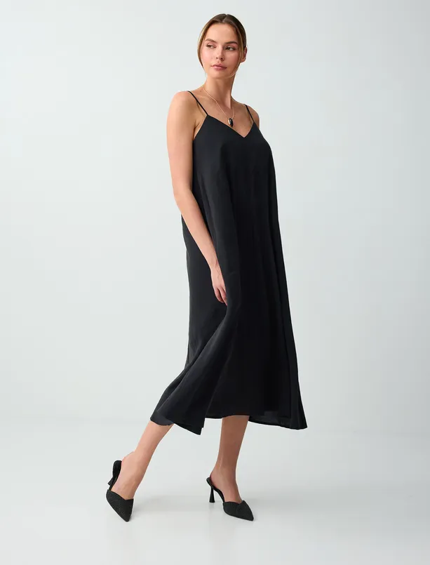 Bayan Siyah Rahat Kesim V Yaka Askılı Modal Midi Elbise