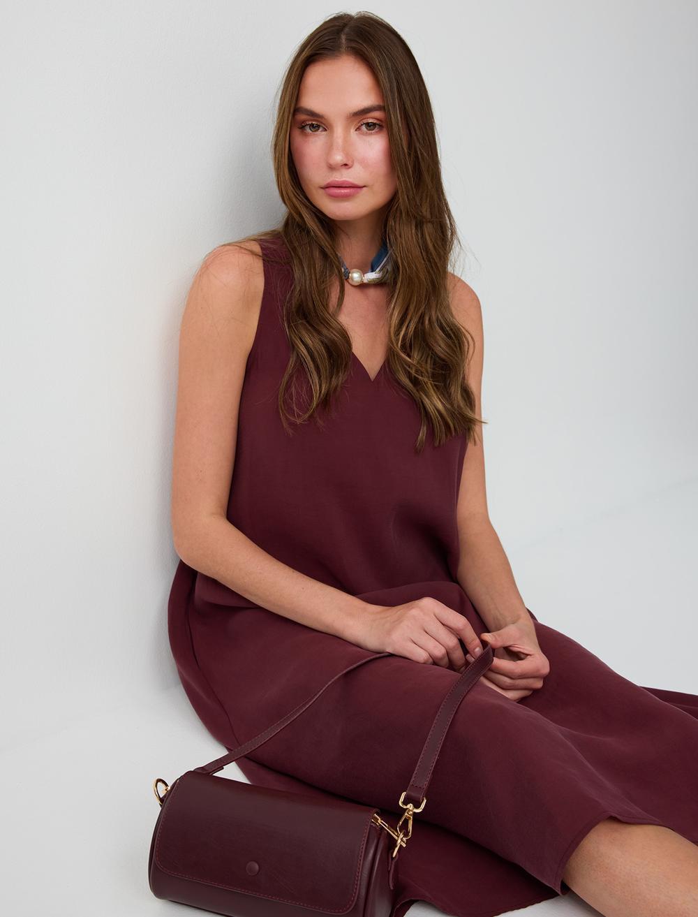 V Yaka Rahat Kesim Kolsuz Dokuma Elbise