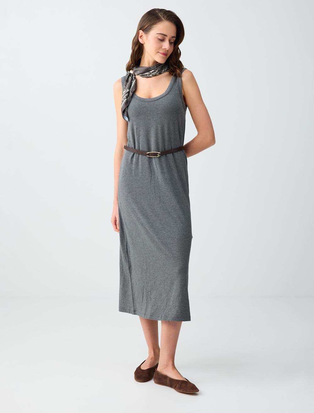 Düz Kesim Askılı U Yaka Örme Midi Elbise