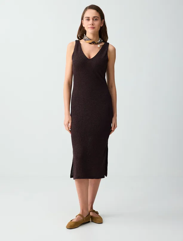 Bayan  Dar Kesim V Yaka Kolsuz Midi Örme Elbise