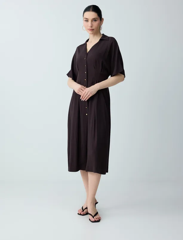 Bayan  Dar Kesim Düğme Detaylı Gömlek Yaka Midi Elbise