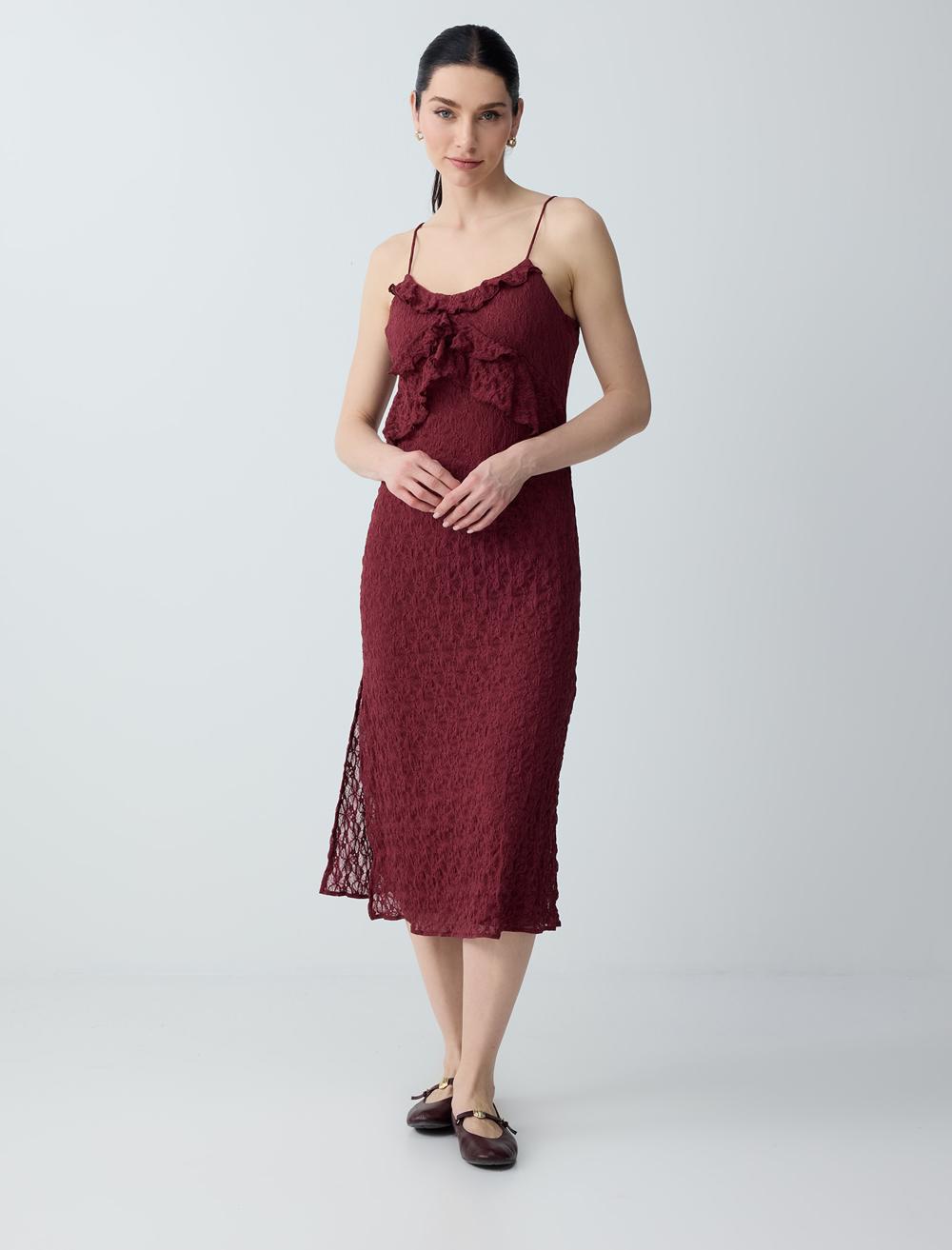 Dar Kesim Açık Yaka Dantel Detaylı Midi Elbise