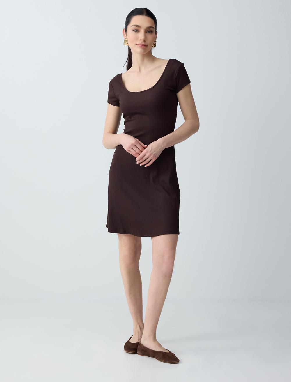 Dar Kesim U Yaka Kısa Kollu Örme Mini Elbise