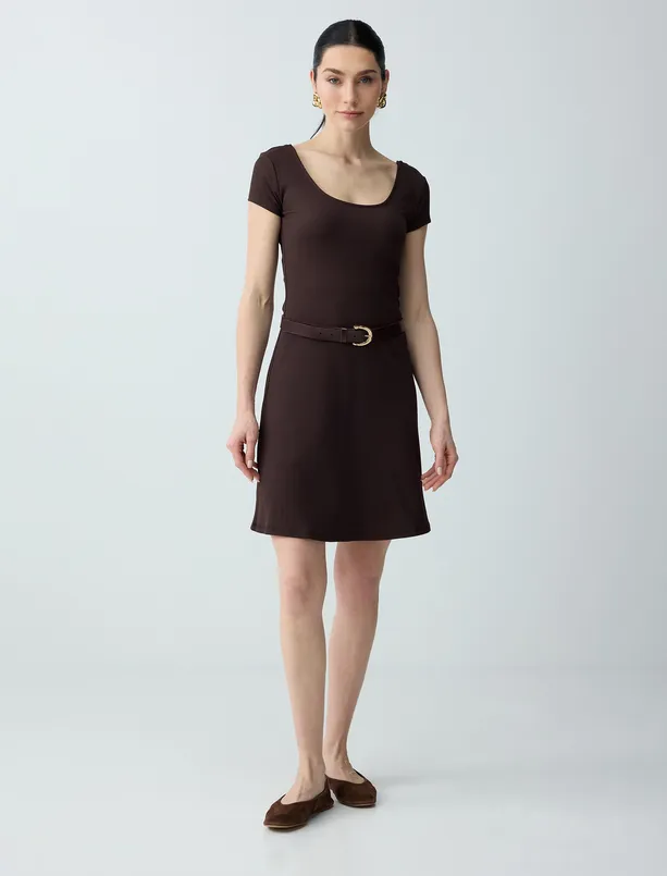 Bayan Kahverengi Dar Kesim U Yaka Kısa Kollu Örme Mini Elbise