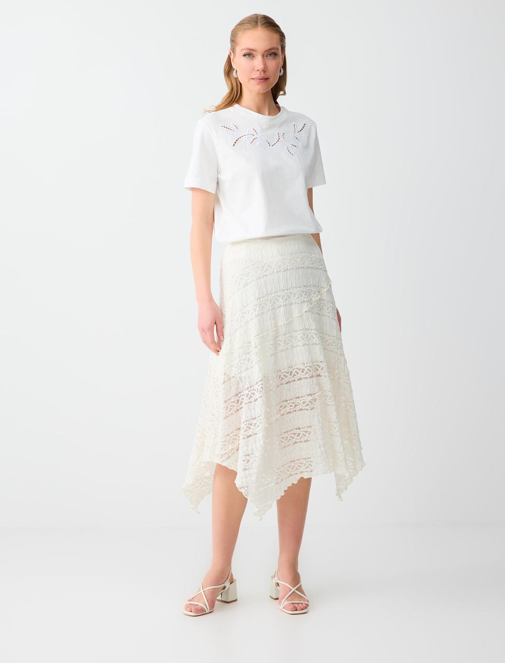 Rahat Kesim Normal Bel Dantel Detaylı Örme Etek