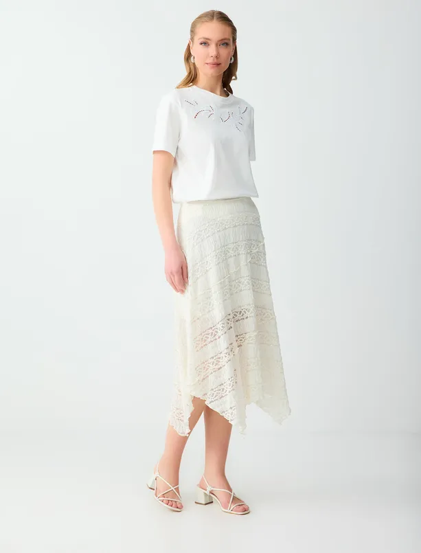 Bayan Beyaz Rahat Kesim Normal Bel Dantel Detaylı Örme Etek