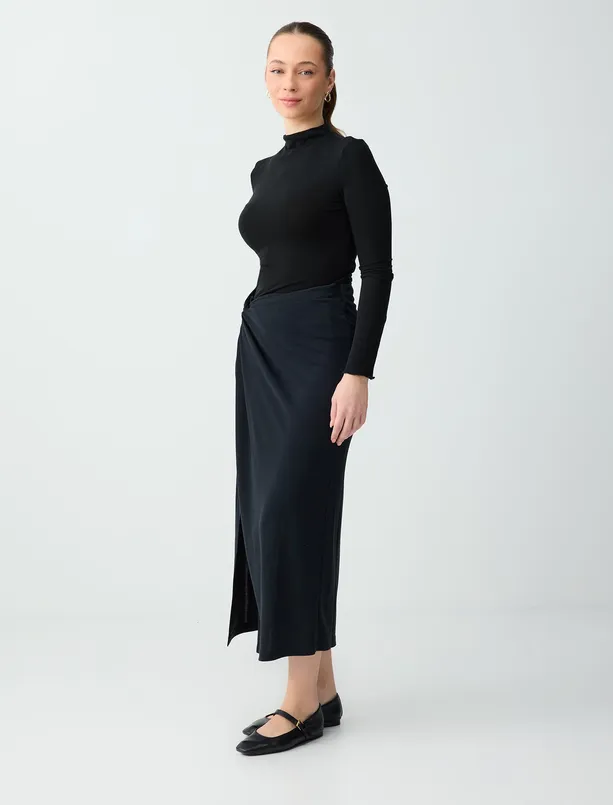 Bayan Siyah Normal Bel Yırtmaç Detaylı Modal Örme Midi Etek