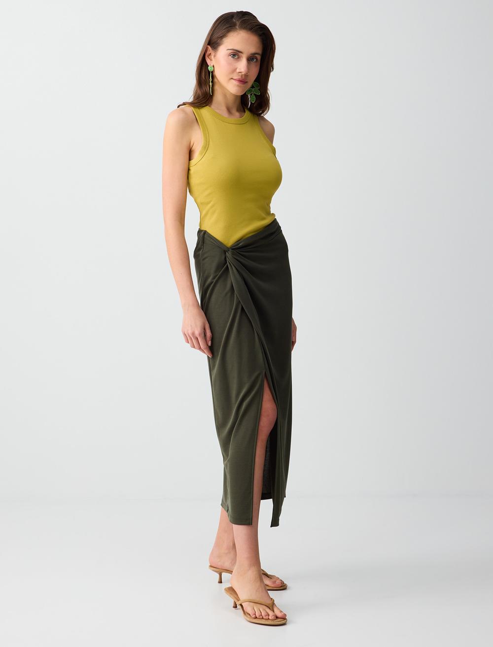 Normal Bel Yırtmaç Detaylı Modal Örme Midi Etek