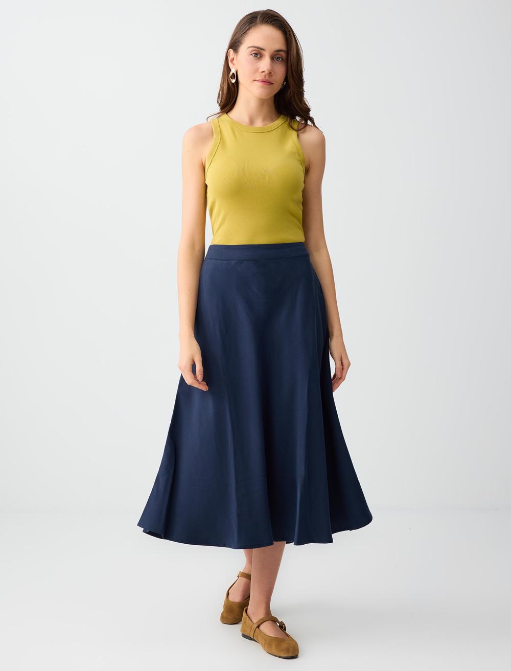 Rahat Kesim Cep Detaylı Normal Bel Midi Etek