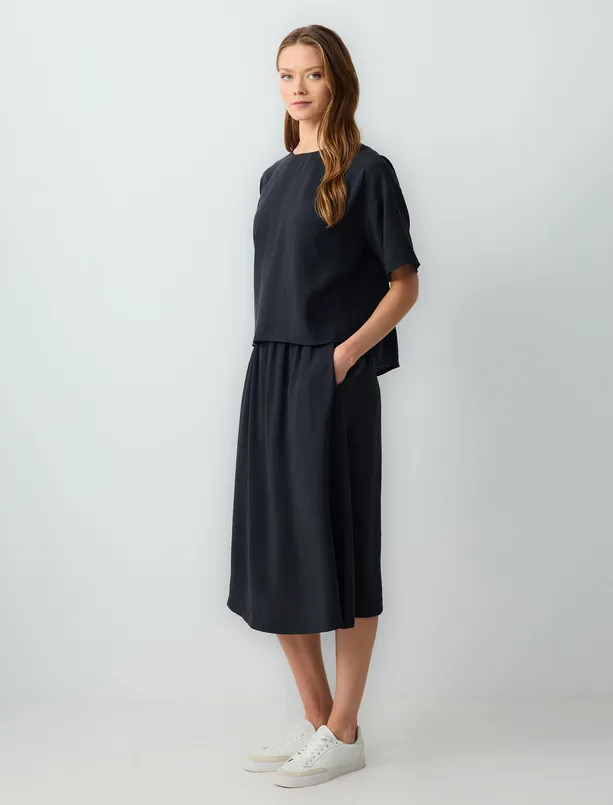 Bayan Siyah Yüksek Bel Rahat Kesim Dokuma Midi Etek