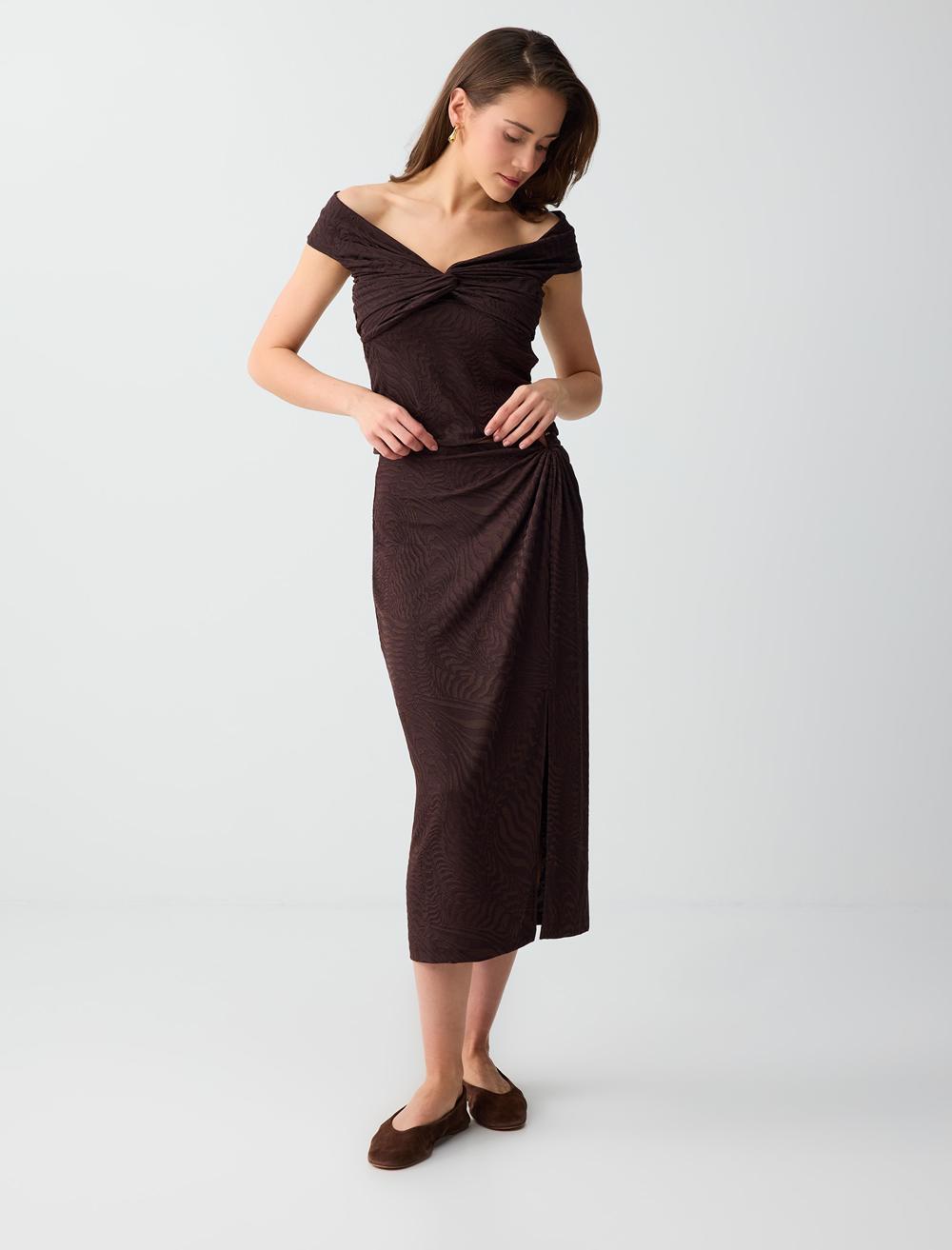 Yırtmaç Detaylı Normal Bel Midi Örme Etek