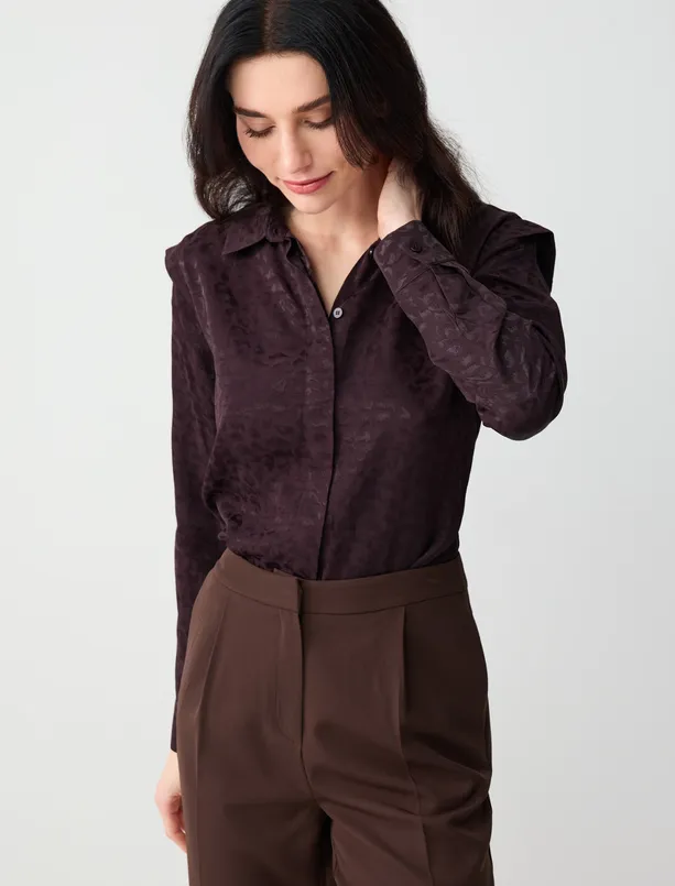 Bayan Kahverengi Düz Kesim Uzun Kollu Desenli Dokuma Gömlek