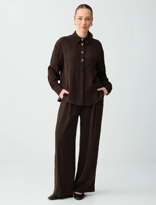 Bayan Kahverengi Rahat Kesim Uzun Kollu Metal Düğmeli Dokuma Gömlek