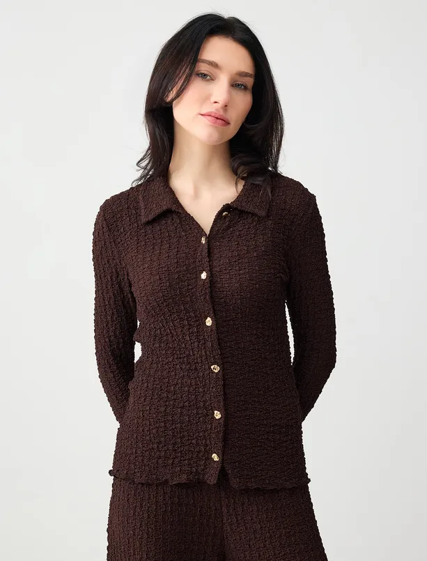 Bayan Kahverengi Dar Kesim Dokulu Örme Gömlek