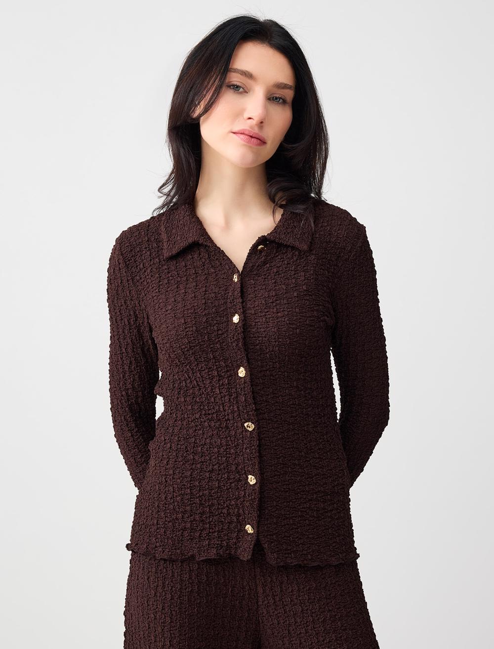 Dar Kesim Dokulu Örme Gömlek