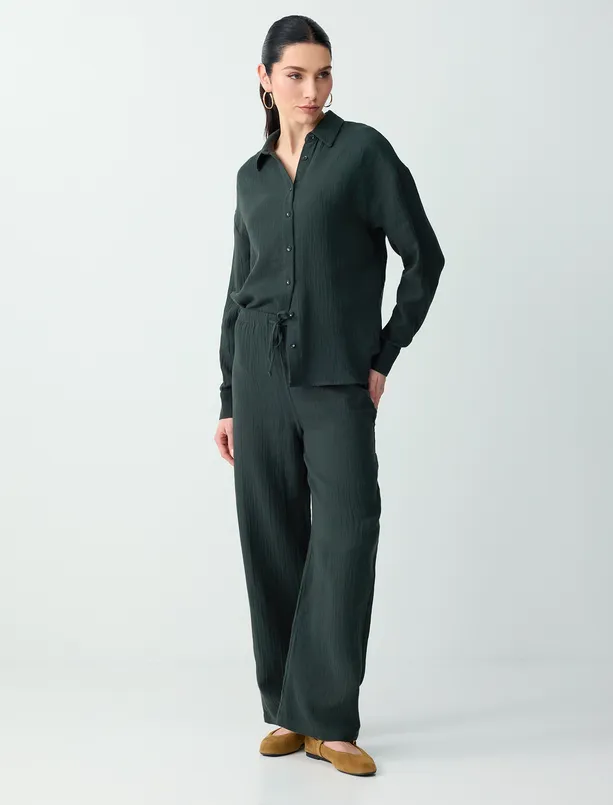 Bayan Koyu Yeşil Rahat Kesim Uzun Kollu %100 Pamuk Dokuma Gömlek