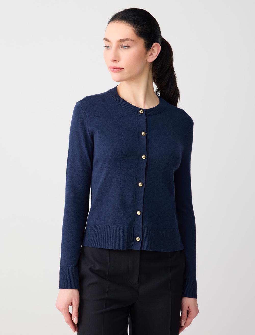 Yuvarlak Yaka Uzun Kollu Düğme Detaylı Triko Hırka