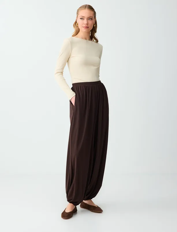 Women Brown Relaxed Fit Regular Waist Knitted Trousers with Elasticized Cuffs