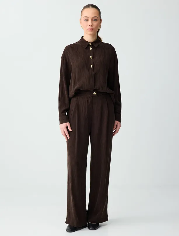 Bayan Kahverengi Rahat Kesim Bol Paça Metal Düğmeli Dokuma Pantolon