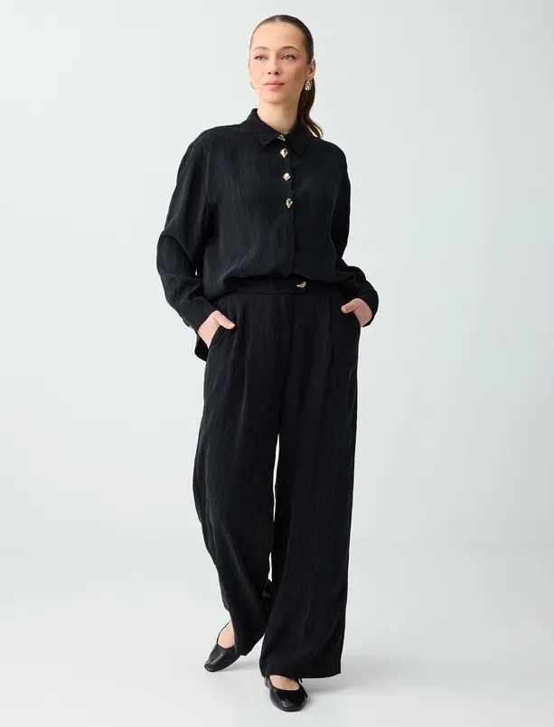 Bayan Siyah Rahat Kesim Bol Paça Metal Düğmeli Dokuma Pantolon