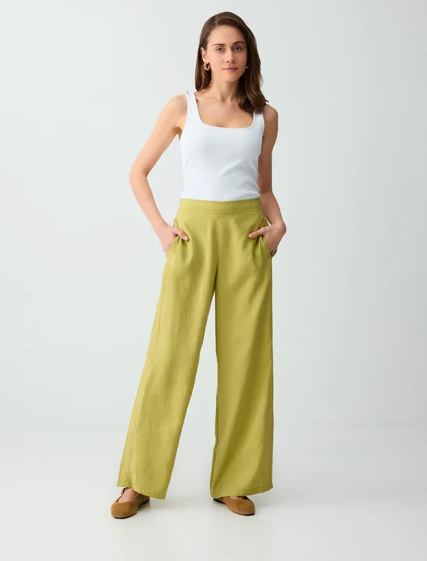 Bayan Yağ Yeşili Cep Detaylı Beli Lastikli Normal Bel Dokuma Pantolon