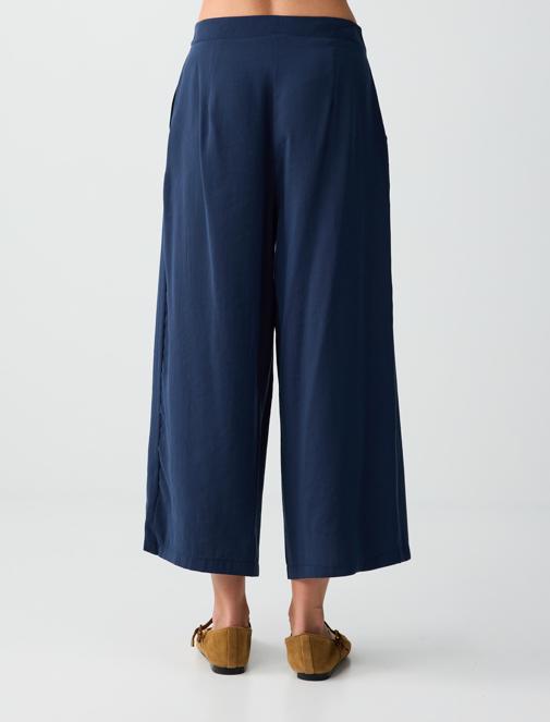 Yüksek Bel Bol Paça Kısa Basic Dokuma Pantolon Kombini