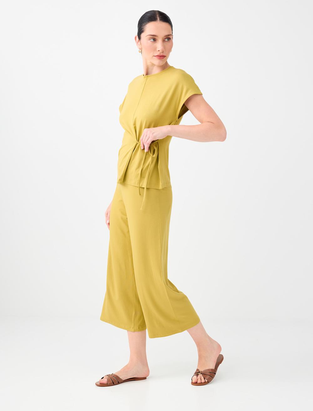 Beli Lastikli Basic Kısa Pantolon