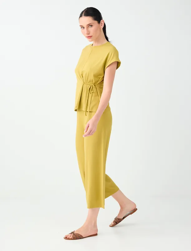 Bayan Yağ Yeşili Beli Lastikli Basic Kısa Pantolon