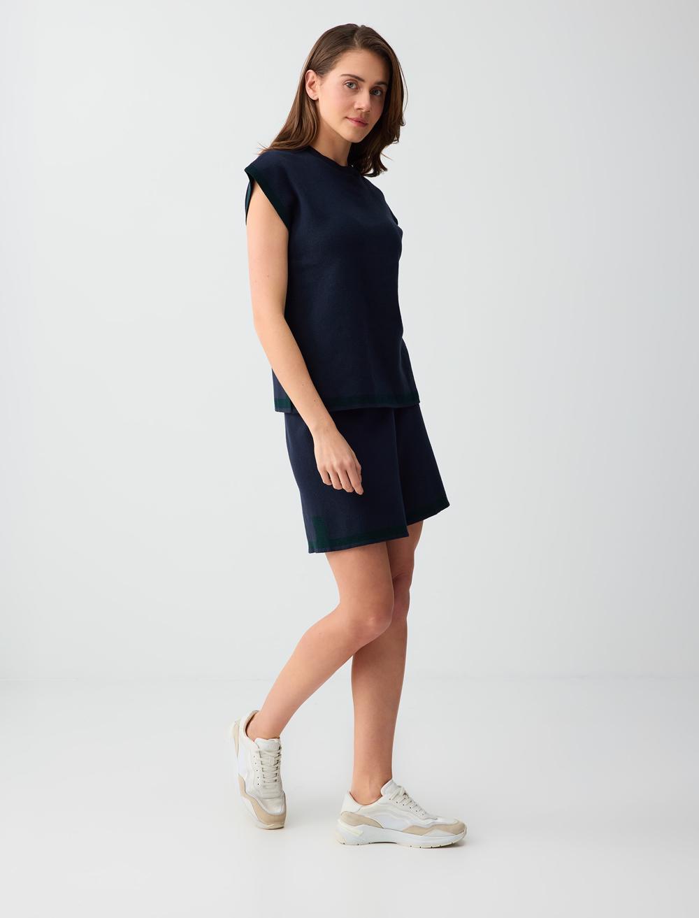 Düz Kesim Yüksek Bel Normal Paça Triko Şort