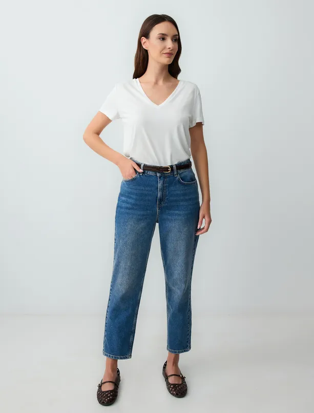 Bayan Beyaz V Yaka Kısa Kollu Modal Örme Tişört