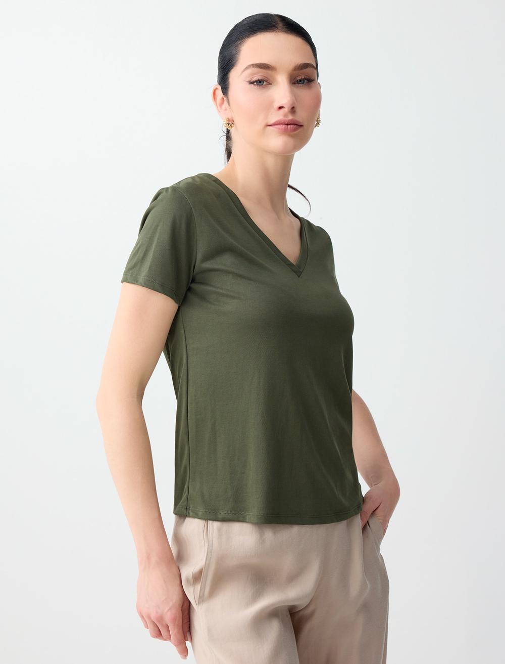 V Yaka Kısa Kollu Modal Örme Tişört