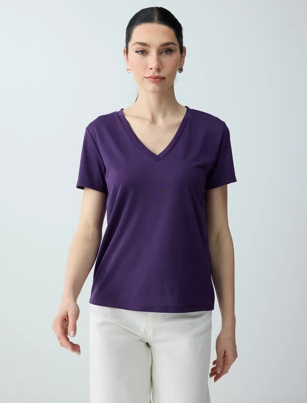 Bayan  V Yaka Kısa Kollu Modal Örme Tişört