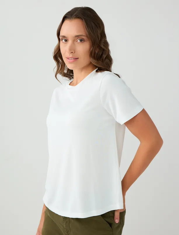 Bayan Beyaz Kısa Kollu Bisiklet Yaka Modal Örme Tişört