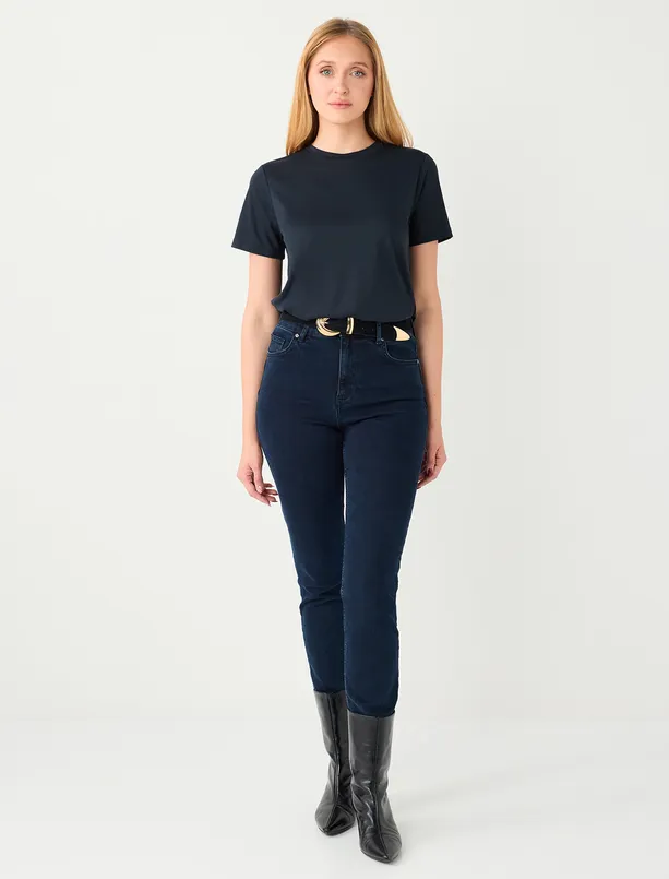 Bayan Siyah Kısa Kollu Bisiklet Yaka Modal Örme Tişört