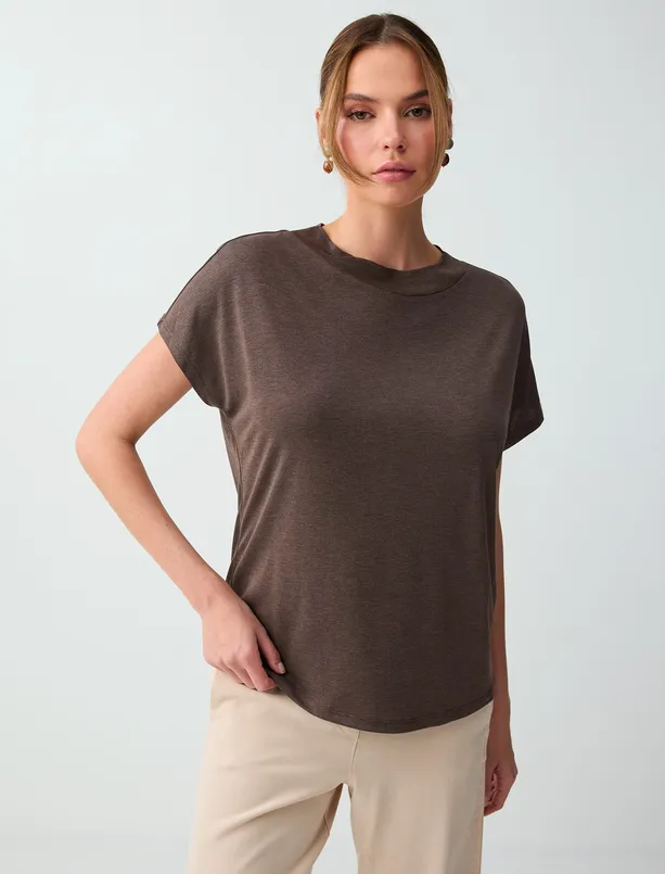 Bayan  Düşük Omuz Yuvarlak Yaka Örme Tişört