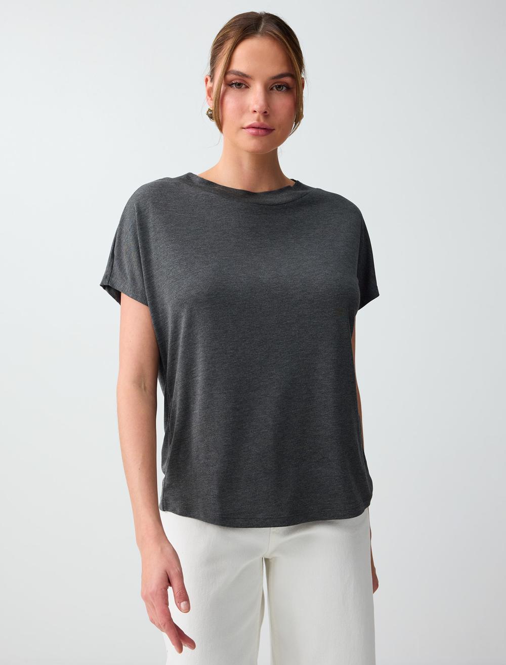 Düşük Omuz Yuvarlak Yaka Örme Tişört