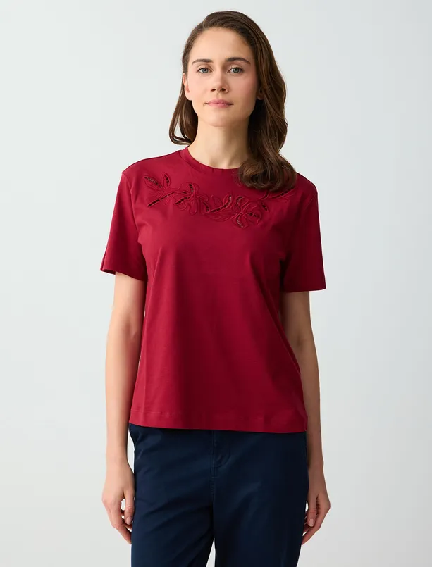 Women  Short Sleeve Crew-Neck Knitted T-Shirt with Embroidery Detail