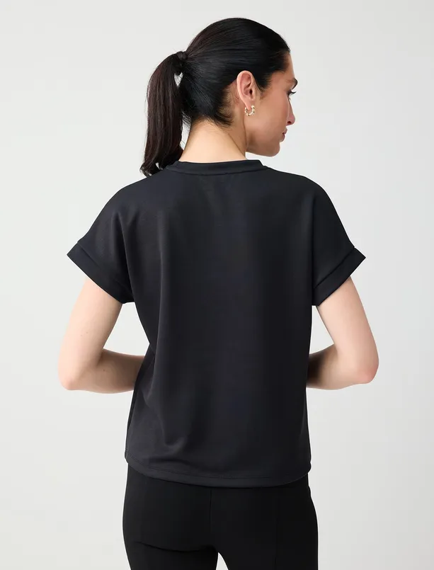 Bayan Siyah Bisiklet Yaka Kısa Kollu Düz Kesim Örme Modal Tişört