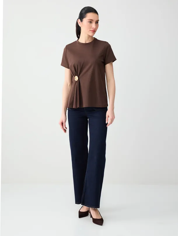 Bayan Kahverengi Rahat Kesim Bisiklet Yaka Büzgülü Örme Tişört