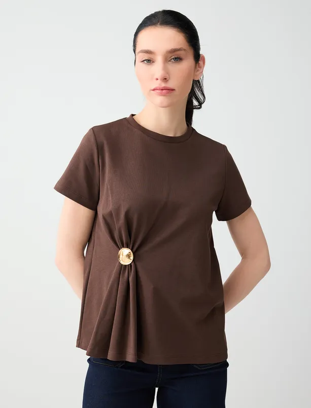 Bayan Kahverengi Rahat Kesim Bisiklet Yaka Büzgülü Örme Tişört