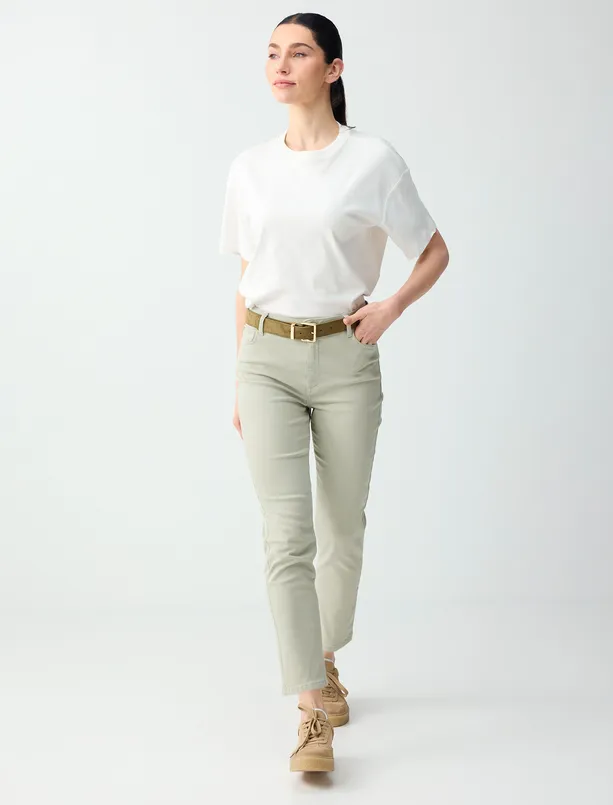 Bayan Beyaz %100 Pamuk Rahat Kesim Bisiklet Yaka Örme Tişört