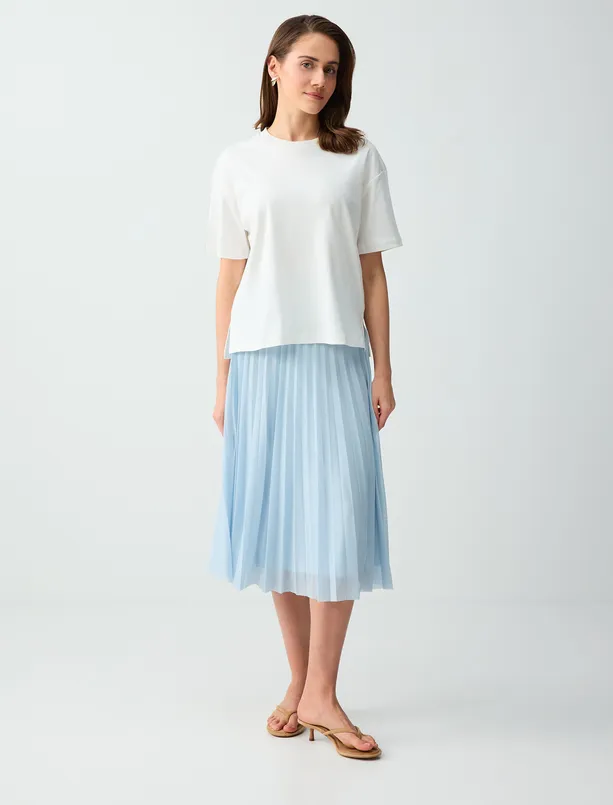 Bayan Beyaz %100 Pamuk Rahat Kesim Bisiklet Yaka Örme Tişört