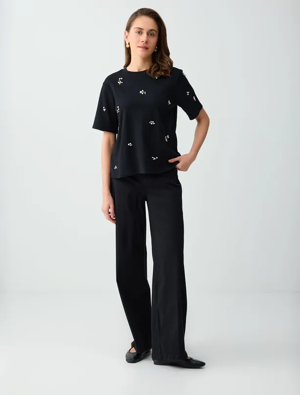 Bayan Siyah %100 Pamuk Bisiklet Yaka Kısa Kollu İncili Örme Tişört