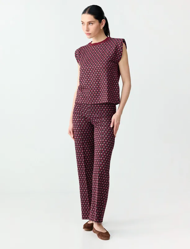 Bayan Bordo Geometrik Desenli Bisiklet Yaka Vatkalı Örme Tişört