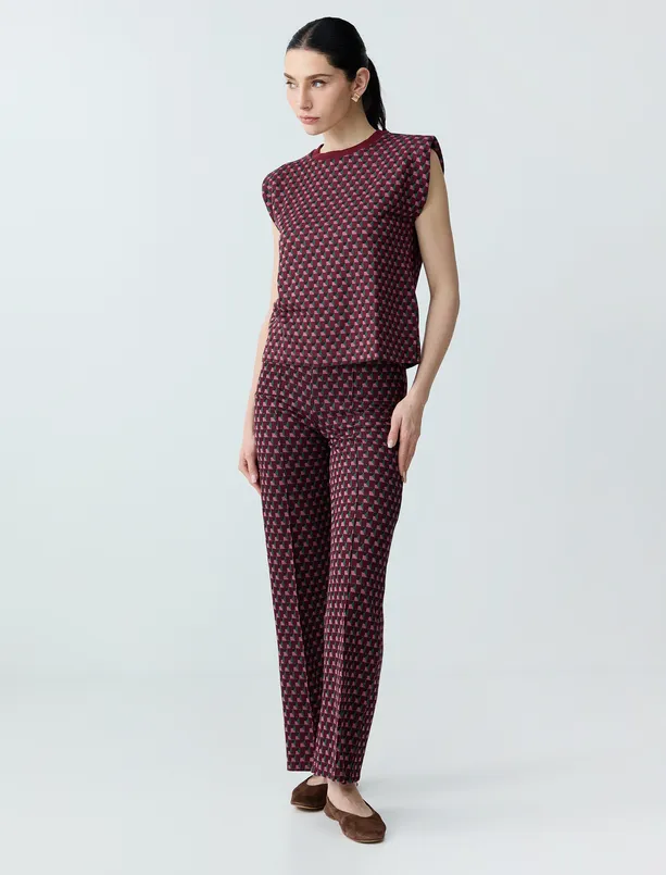 Bayan Bordo Geometrik Desenli Bisiklet Yaka Vatkalı Örme Tişört