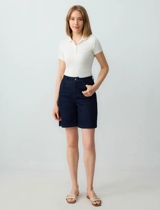 Bayan Beyaz Dar Kesim Kısa Kollu Gömlek Yaka Örme Tişört