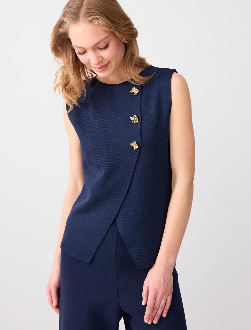 Düğme Detaylı Triko Yelek