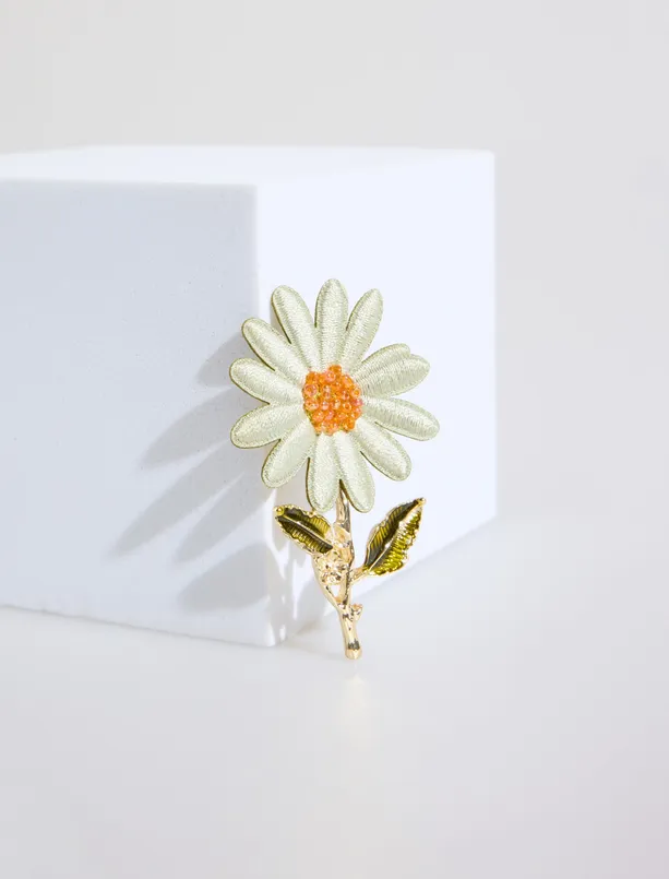 Bayan Yeşil Papatya Figürlü Broş