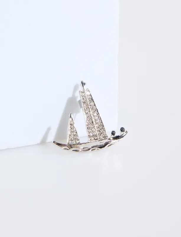 Bayan  Yelkenli Figürlü Broş