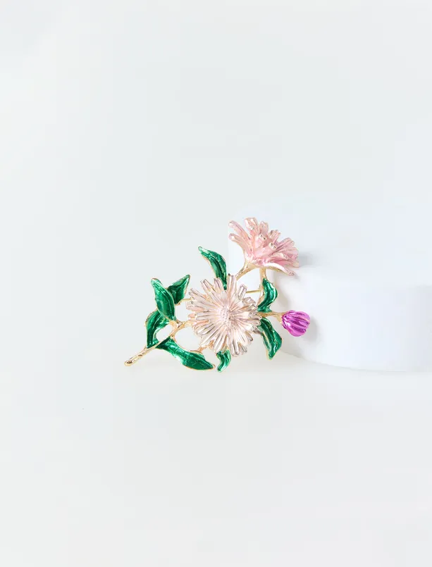Women Mixed Flower Figured Enamel Detailed Brooch